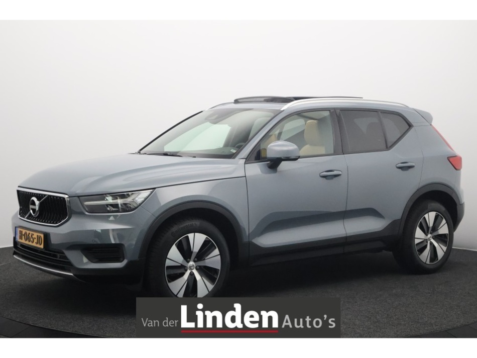 Hoofdafbeelding Volvo XC 40 - 1.5 T3 Momentum Pro 163 PK | Panoramadak | Stoelverwarming | Apple Carplay | LED