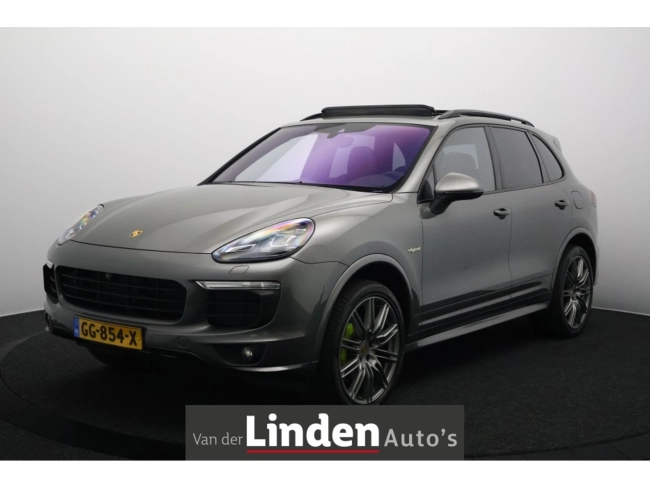 Porsche Cayenne - 3.0 S E-Hybrid | Luchtvering | 360° Camera | Panoramadak | Trekhaak | Leer